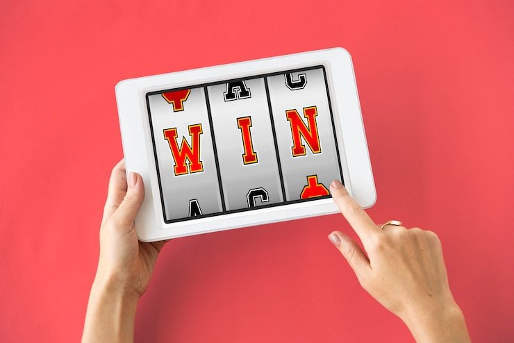 Layar permainan Fa Cai Shen Deluxe di primbon jitu menampilkan gulungan dengan simbol tradisional dan fitur bonus aktif